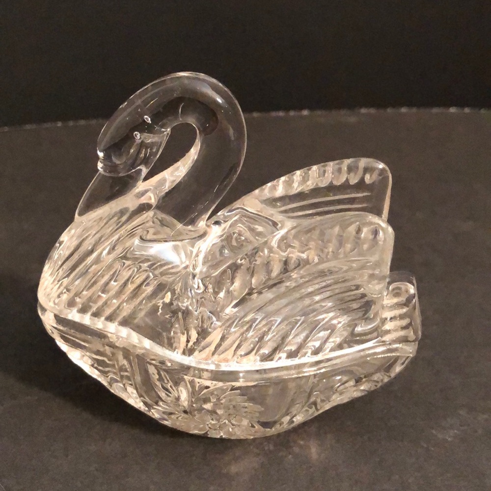 Fifth Avenue Crystal Sean Trinket